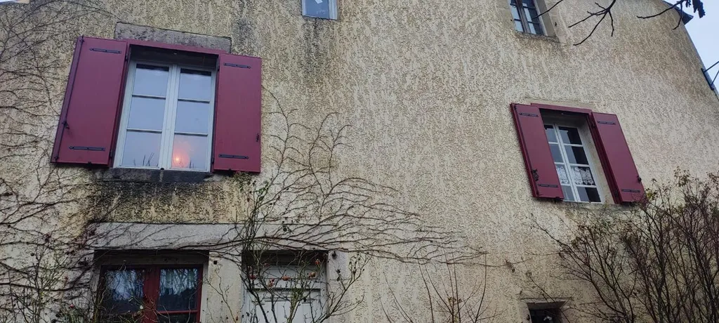 Volets battants sur bâti en aluminium à Menotey dans le Jura