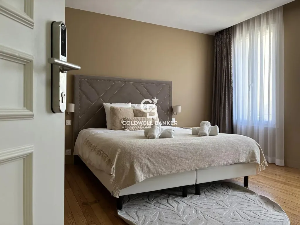 maison de caractère avec une surface habitable de plus de 500m2 à vendre en centre ville du mans