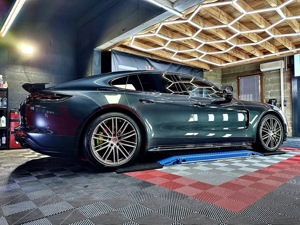 DETAILING Lyon traitement céramique carrosserie Porsche panamera 