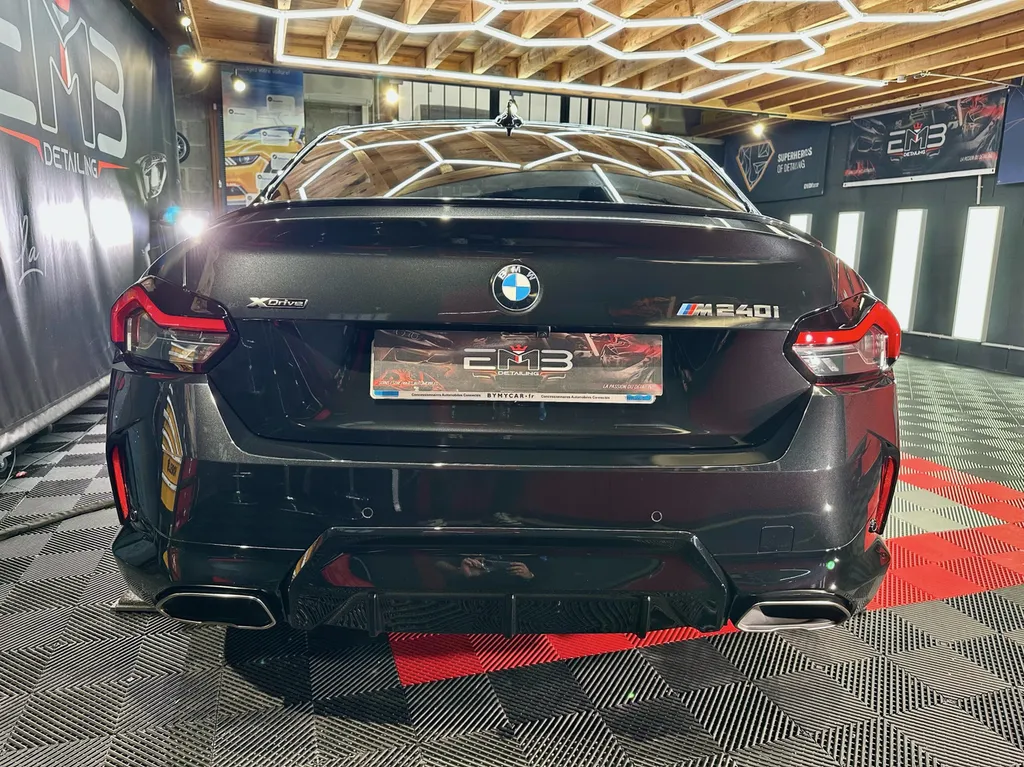 Detailing polissage protection carrosserie spécialiste BMW série 2 Brignais