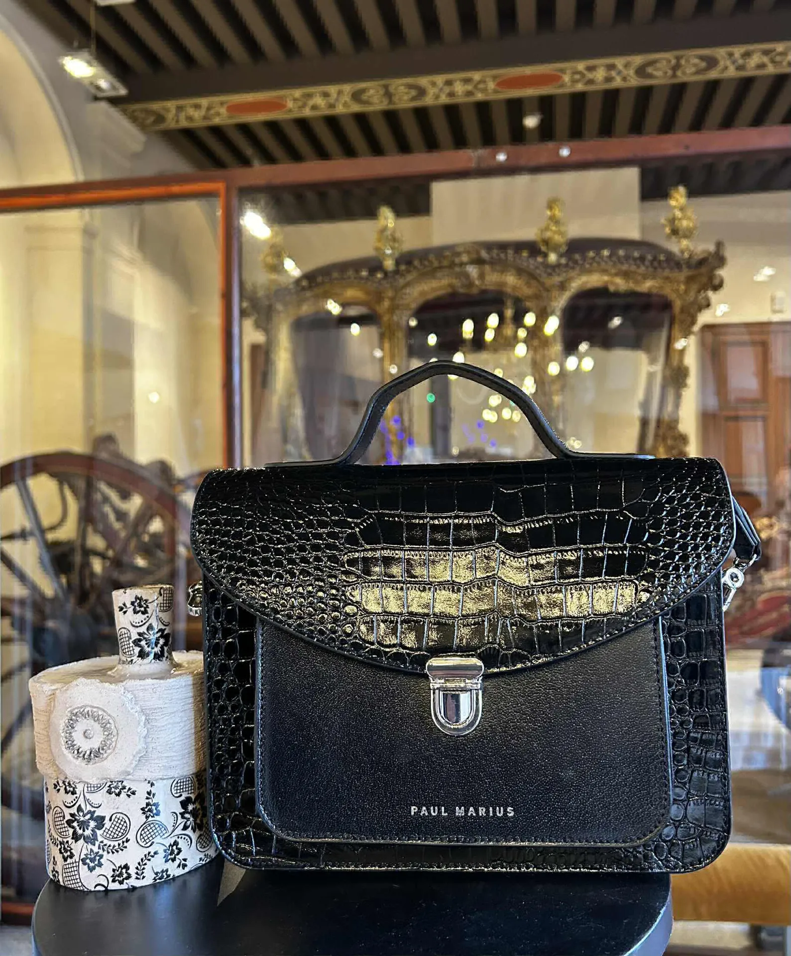 Sac Paul Marius Mademoiselle George Croco Vernis Noir indisponible chez Evasion Eu