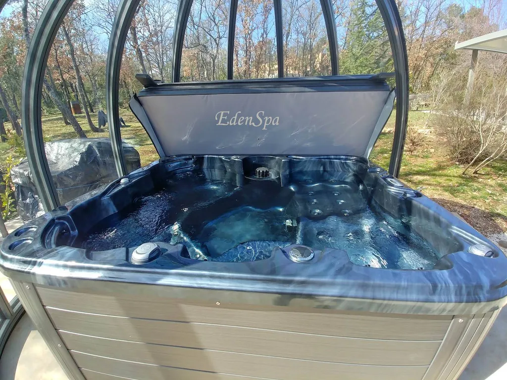 jacuzzi sous abri aix en provence