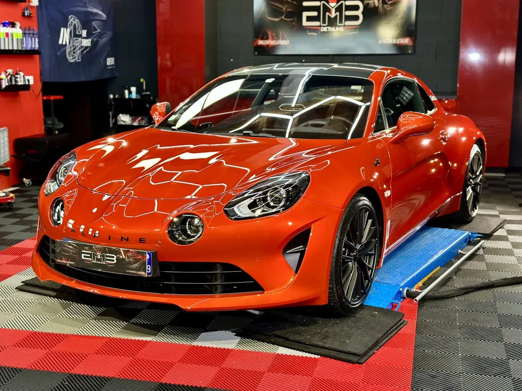 Spécialiste Protection carrosserie film PPF et traitement céramique Lyon Alpine A110 