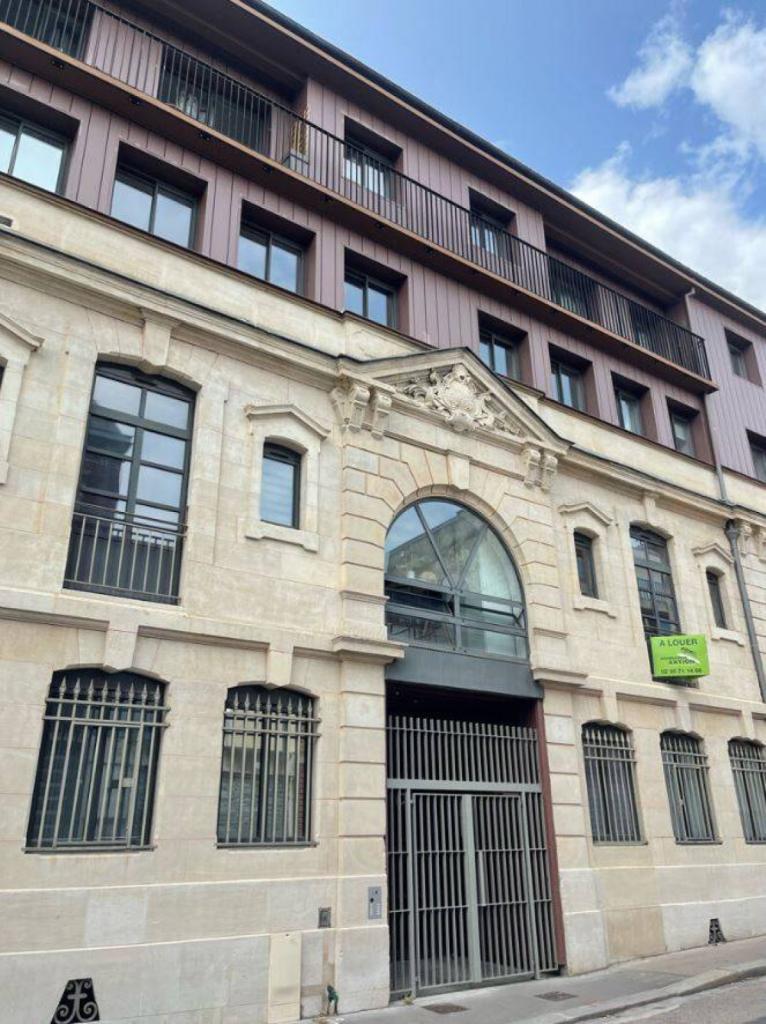 Appartement rue de buffon, de 61.76m², 925€ charges comprises