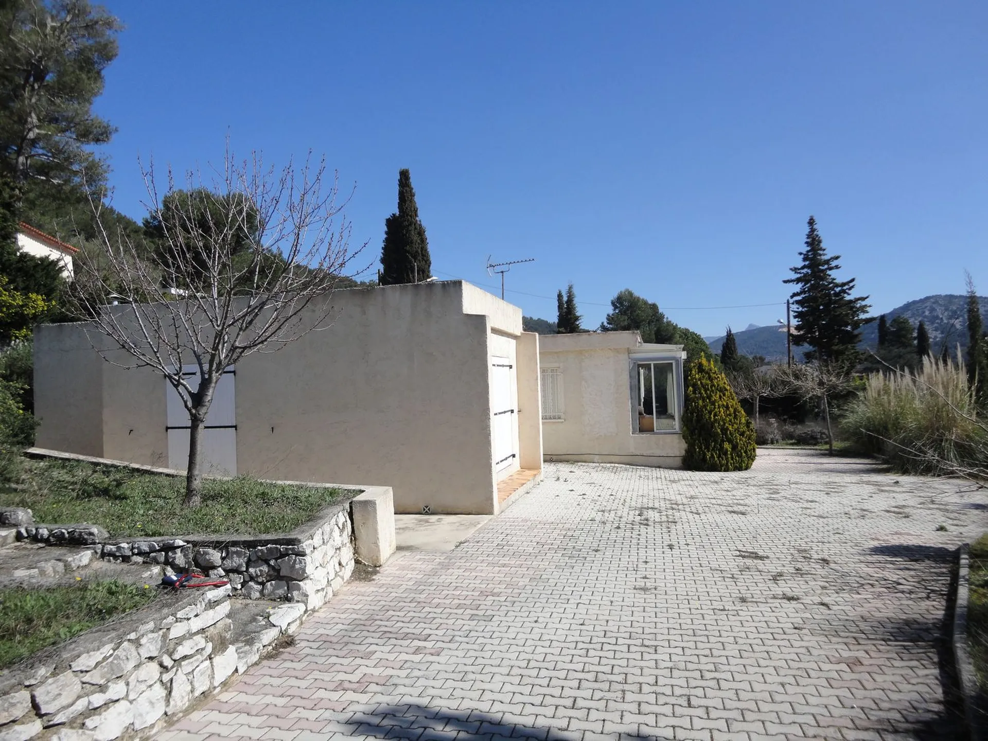 A vendre maison avec 2 logements de plain pied carnoux