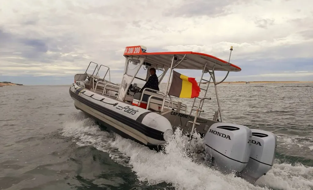 Traversée rapide du bassin d'Arcachon en grand semi-rigide 