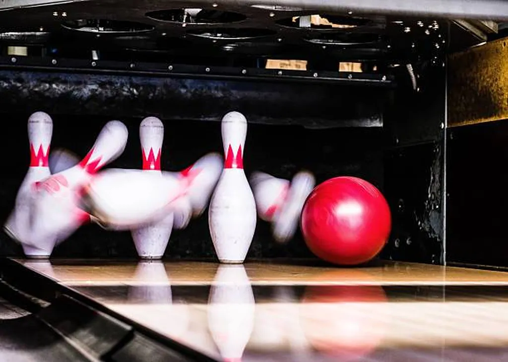 Notre zone d'activité pour ce serviceBowling à Evreux 27000 dans l'Eure : anniversaire, evjf, evg, séminaire entreprise