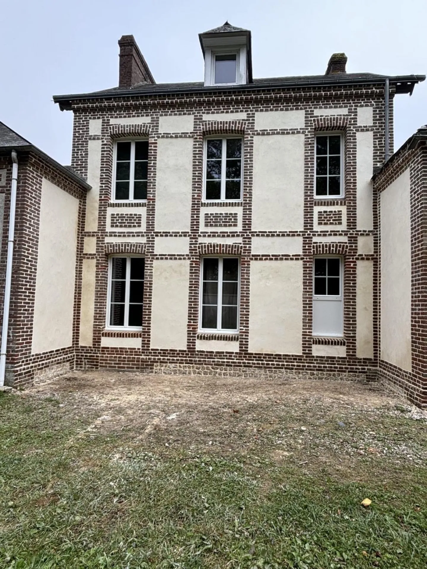 Rénovation de façade brique et enduit à Thiergeville proche de Fécamp - Valmont en Seine-Maritime 76
