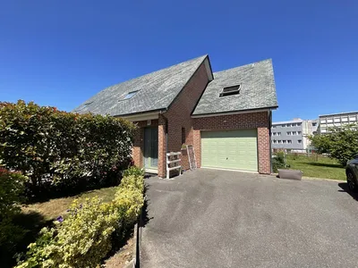 Vends maison moderne sur la commune de Dieppe,en Normandie, proche des commerces.