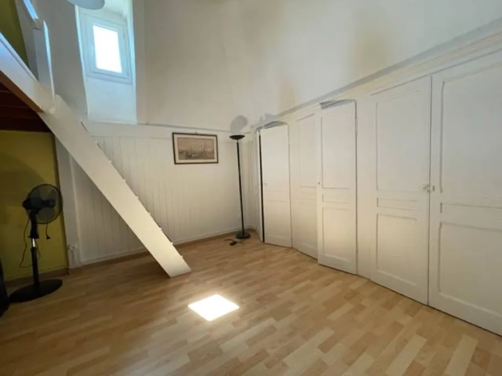 de nombreux rangements