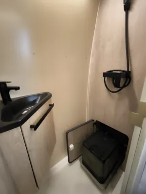 Aménagement sur mesure d'un Peugeot Boxer L4H3 avec isolation fibre de bois, meuble en bois stratifié, réseau électrique complet en occitanie entre Nimes et Montpellier