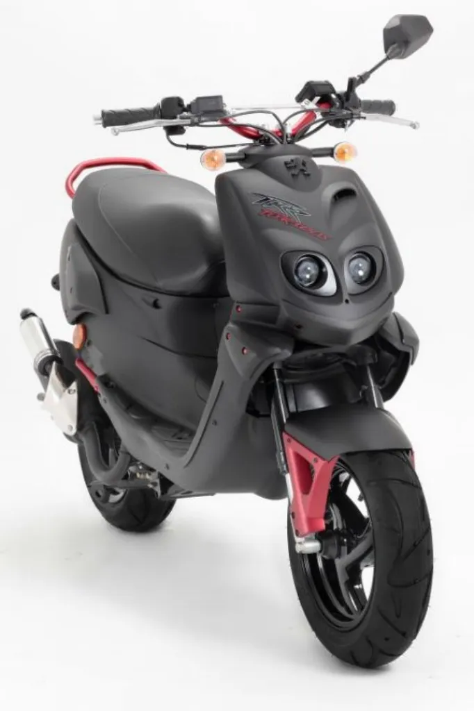 Scooter Peugeot TKR furious
