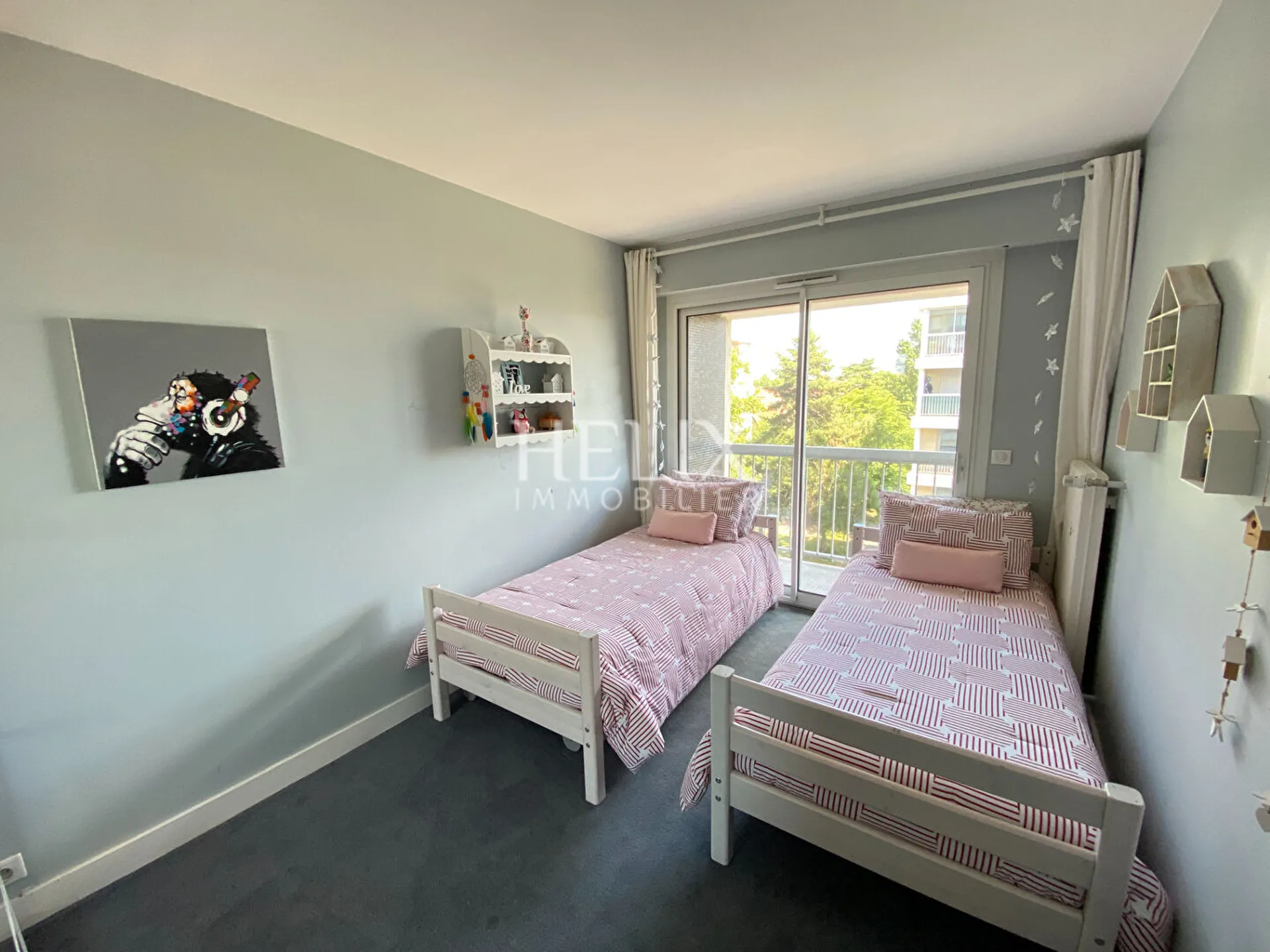 Le Pecq quartier Canada - Un vaste appartement 5 pièces de 114m² avec une vue imprenable sur la Seine et la verdure, de très beaux volumes et à seulement 13 minutes à pied du RER A