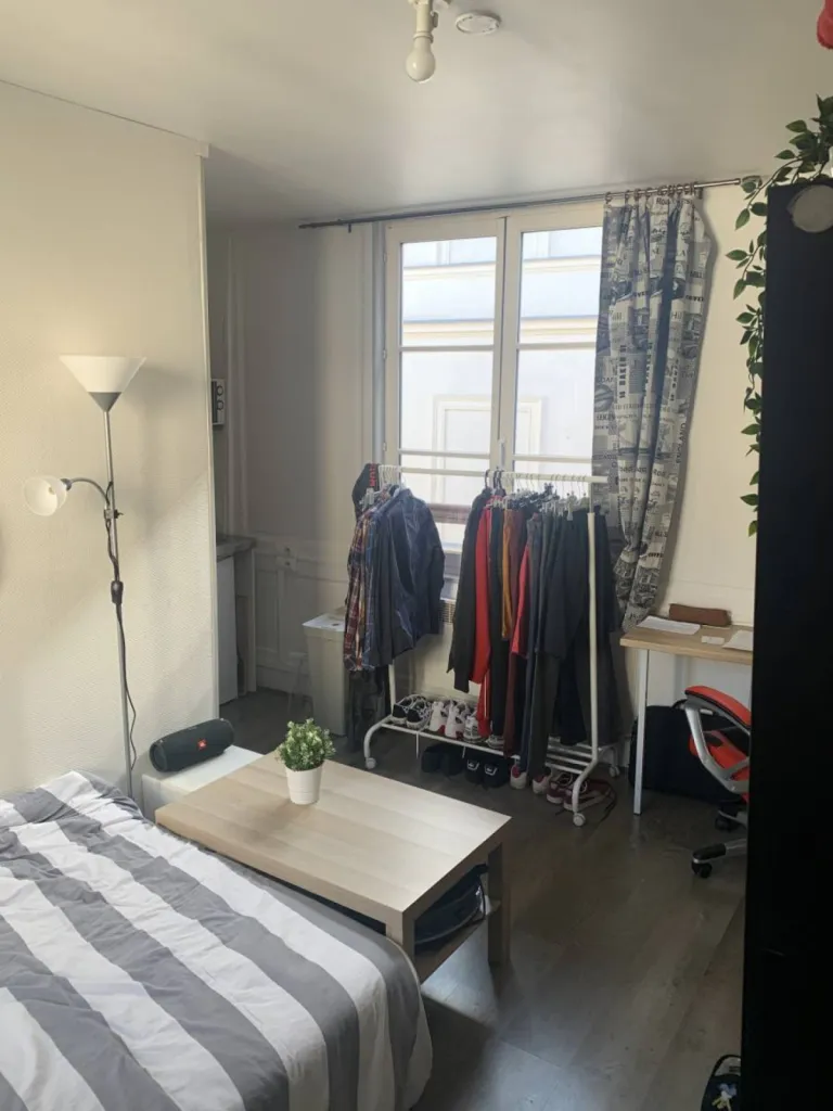 Situé au 2ème étage 
