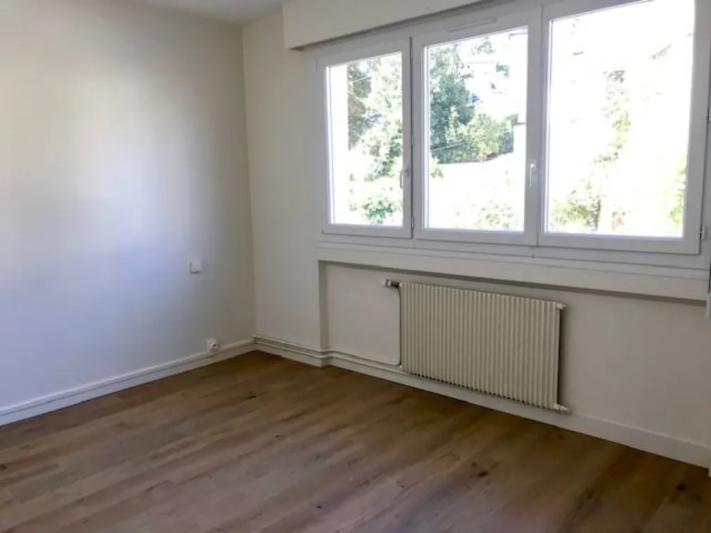 grande fenetre avec vue dégagée