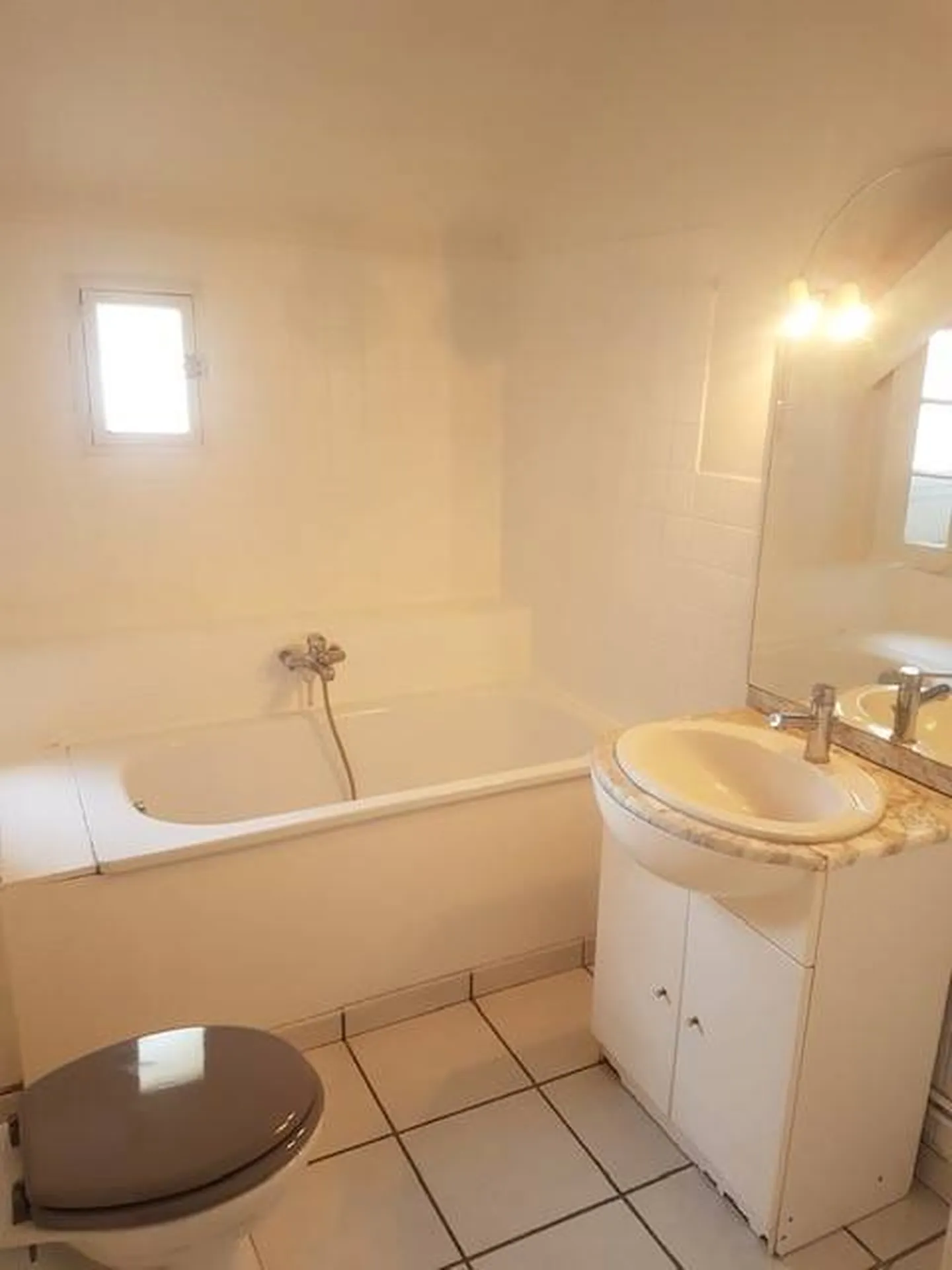 A vendre appartement en centre ville de Dieppe , Seine-Maritime.
