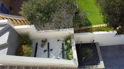 Jardinier pro pour la réalisation de jardin près de l'étang de Berre 13130, dans les Bouches-du-Rhône, pour un aménagement paysager sur mesure