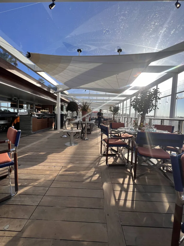 Voile d'ombrage restaurant Cannes 