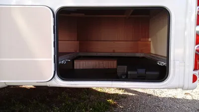 soute sous lit camping car Carado t348