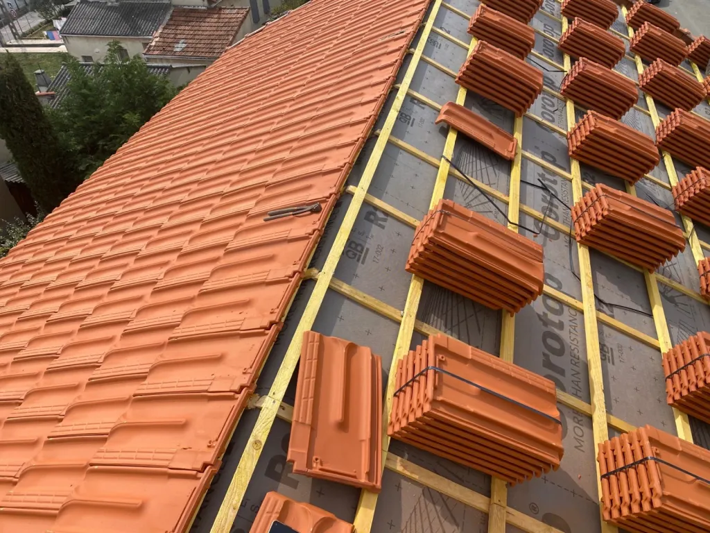 Changement d’une toiture tuiles plates de Marseille sur Gréasque près de Aix en Provence
