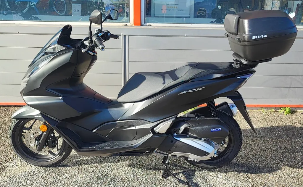  HONDA PCX 125 DU 08/2023 AVEC 4153 KM.