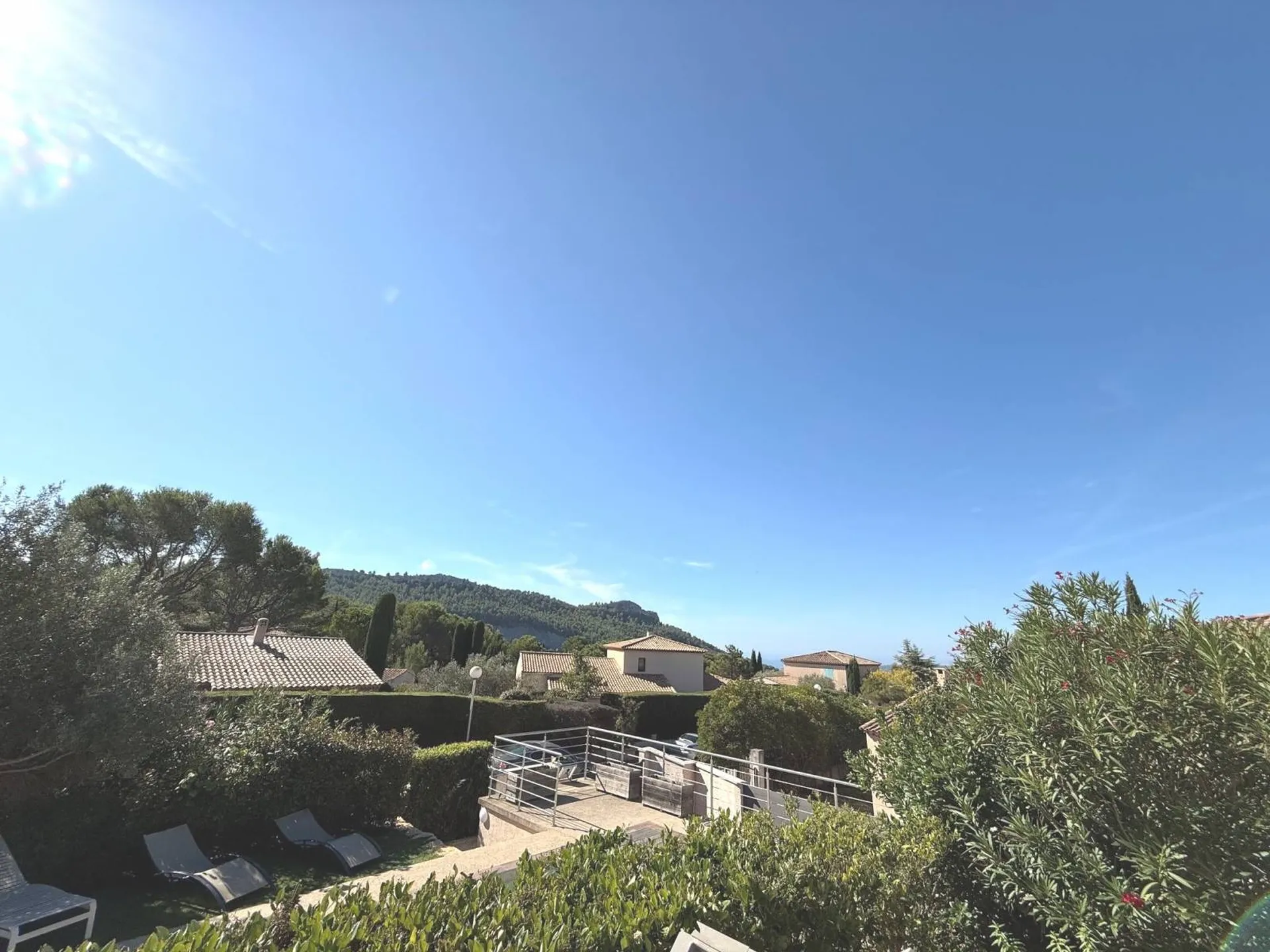 Proche du village, en bordure de zone protégée villa de Type5