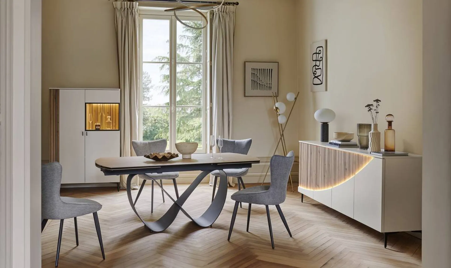 Vente d'une salle à manger complète Française en céramique avec pied métal TOPAZE