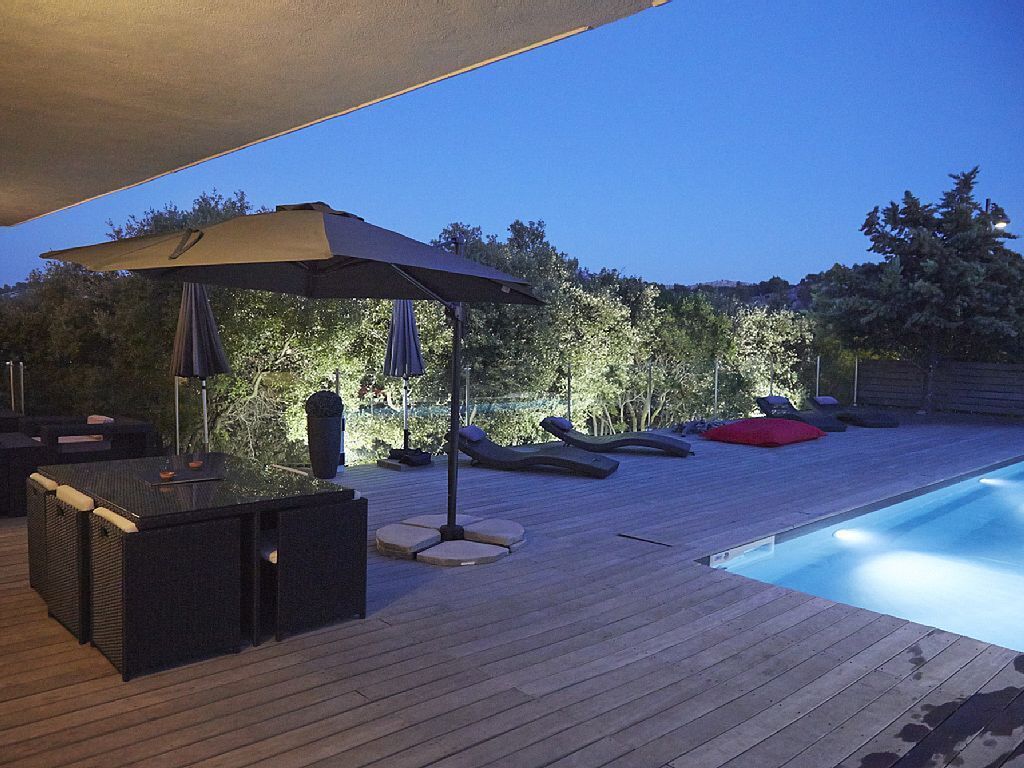 villa contemporaine avec piscine carnoux