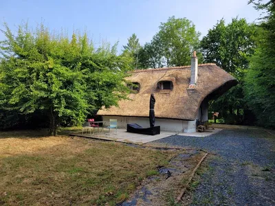 Vente d'une jolie Chaumière pleine de charme, au cœur d'un jardin d'env. 100m² arboré d'arbres fruitiers, proche de Lisieux 14100