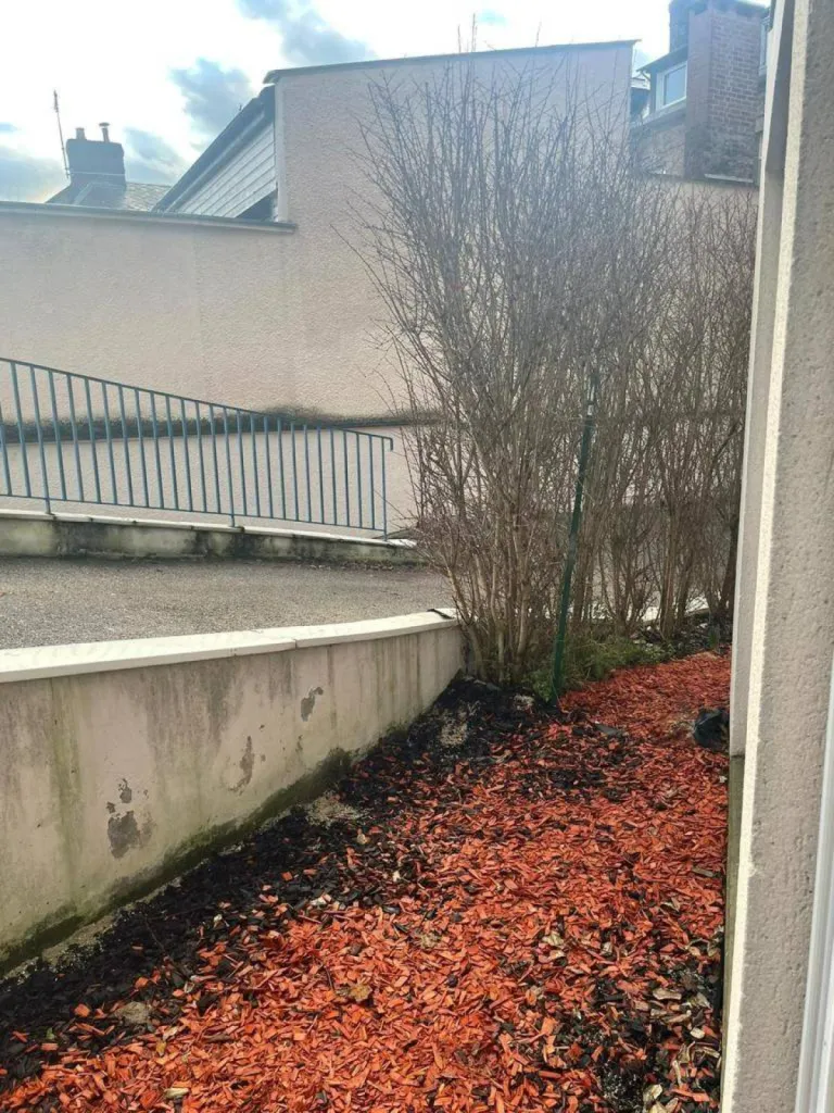 Situé au rez-de-chaussée
