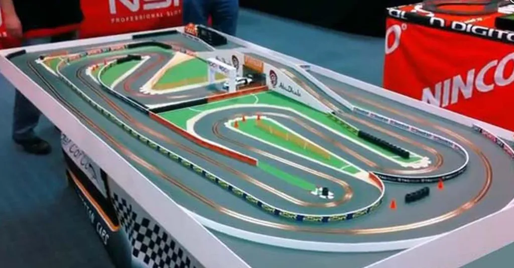 Créer un circuit BLST voitures miniatures lors de fêtes de famille à Toulon