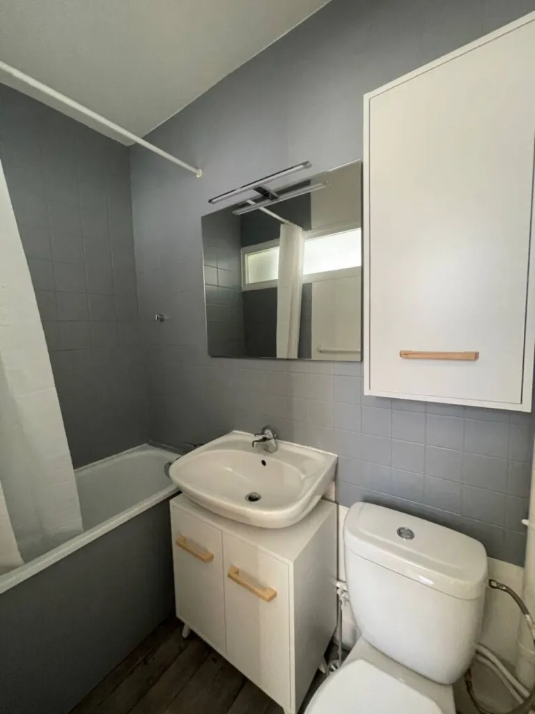 Situé au 1er étage
