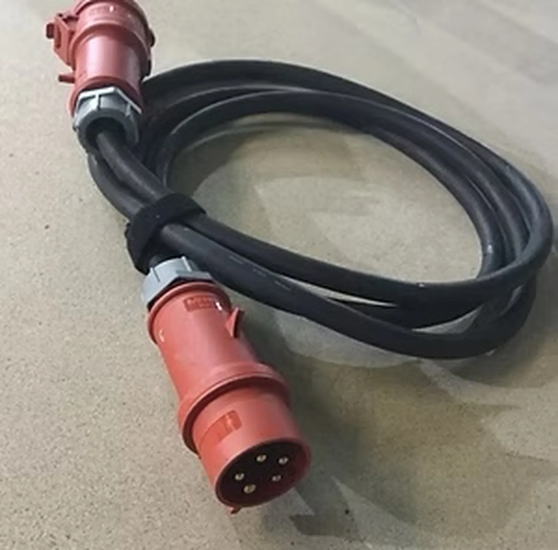 PROLONGATEUR CABLE 32A TRIPHASE