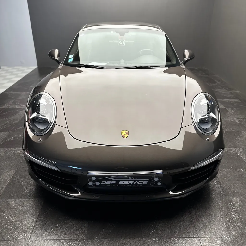 Entretien intérieur et repigmentation sur une Porsche 911 Carrera 4S à Le Mans (72)