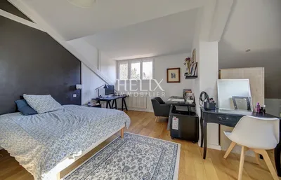Exclusivité à Le Vésinet à vendre une belle maison familiale de 250 M² avec grand parc arboré à 3 minutes du parc des Ibis.