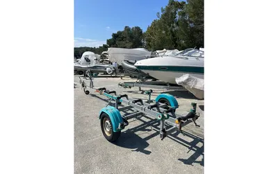 Remorque Navica d’occasion PTAC 900 kg : remorque bateau compacte et pratique disponible près de Cavalaire sur Mer