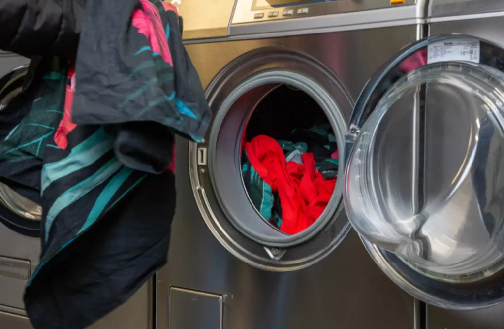 LAVERIE avec sèche-linge à Plaisance-du-Touch
