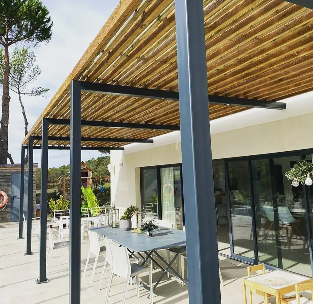 Pergola sur-mesure par Atelier PAF Ferronnerie à St Marc Jaumegarde