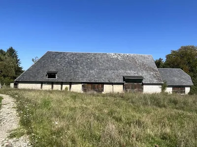 A vendre : Grange à rénover sur 5000m² de terrain en lisière de forêt de Brotonne