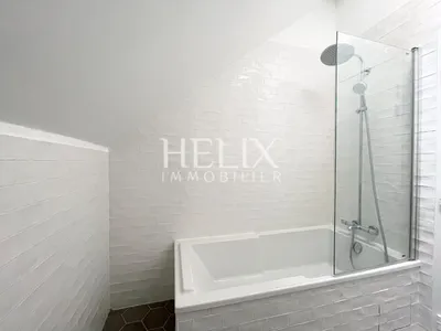 A vendre appartement esprit Loft 106 M2 surface au sol, 88,58 M2 Loi Carrez, situé au 3ème et dernier étage entièrement refait à neuf bénéficiant d'une situation privilégiée au coeur du centre ville, exceptionnel à Saint Germain en Laye.