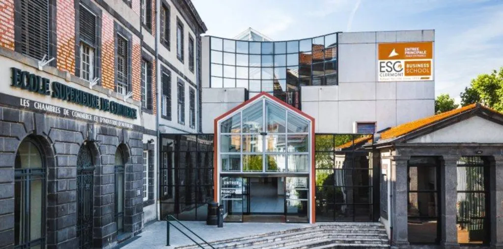 Technologies interactives et collaboratives : Senselink équipe les salles du Groupe ESC Clermont