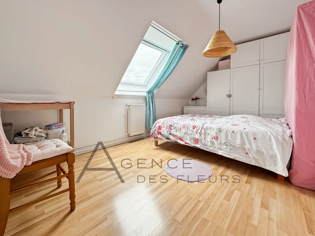 A vendre sur la commune de La Londe 76500, jolie maison de 122m² édifiée sur 800m² de terrain