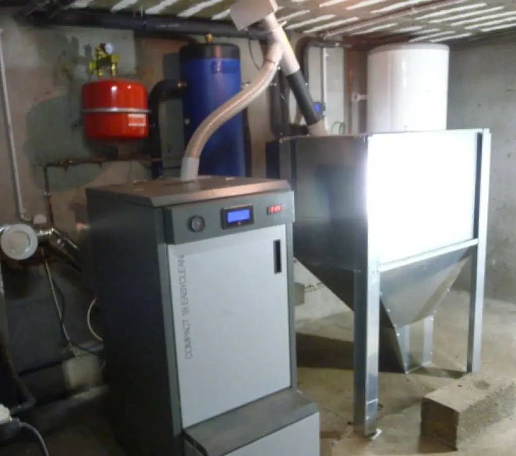 Chaudière automatique à granulés (pellets) installée à Belleville-en-Beaujolais pour un chauffage économique et performant