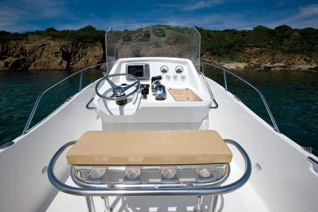 Concessionnaire de bateaux White Shark à Bandol