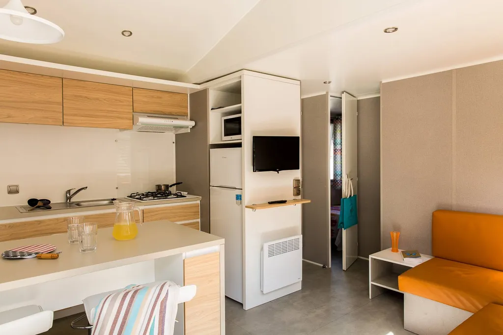 Location de mobil home 3 chambres pour 6 personnes à Valras-plage bord de mer