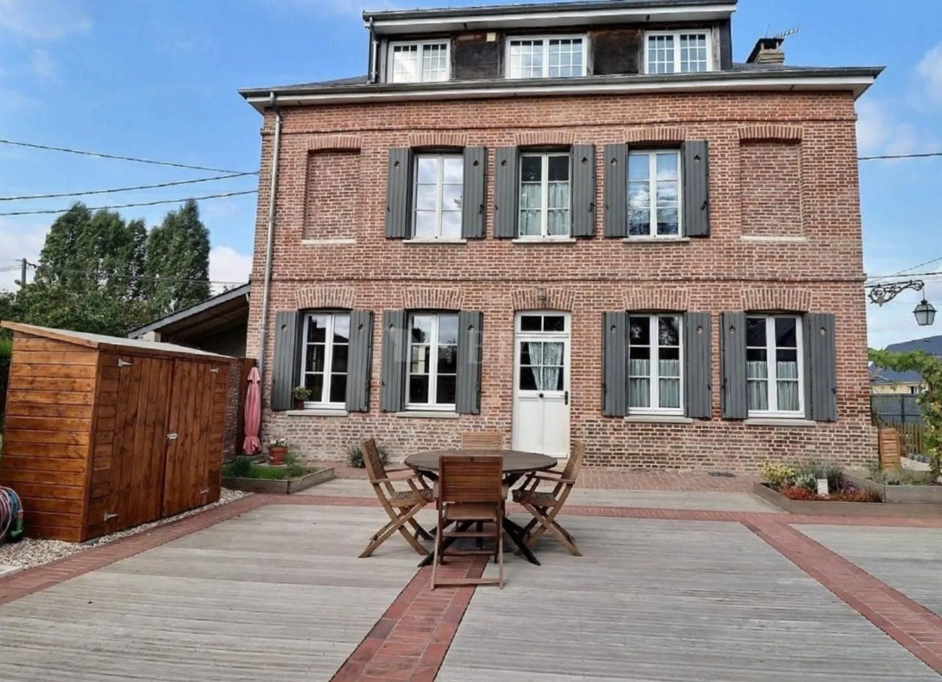 Où trouver à acheter maison de maître proche écoles avec jardin à thuit anger 27