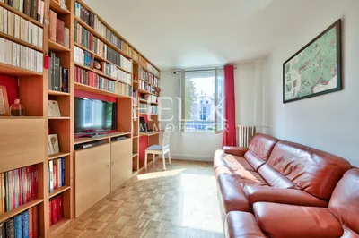 Un bel appartement 4 pièces de 73 m² quartier Princesse au Vésinet.Un séjour avec balcon, trois chambres, une place de parking extérieur et une cave.Proche écoles et commerces. Lumineux et sans vis-à-vis.Exclusivité Hélix Immobilier.