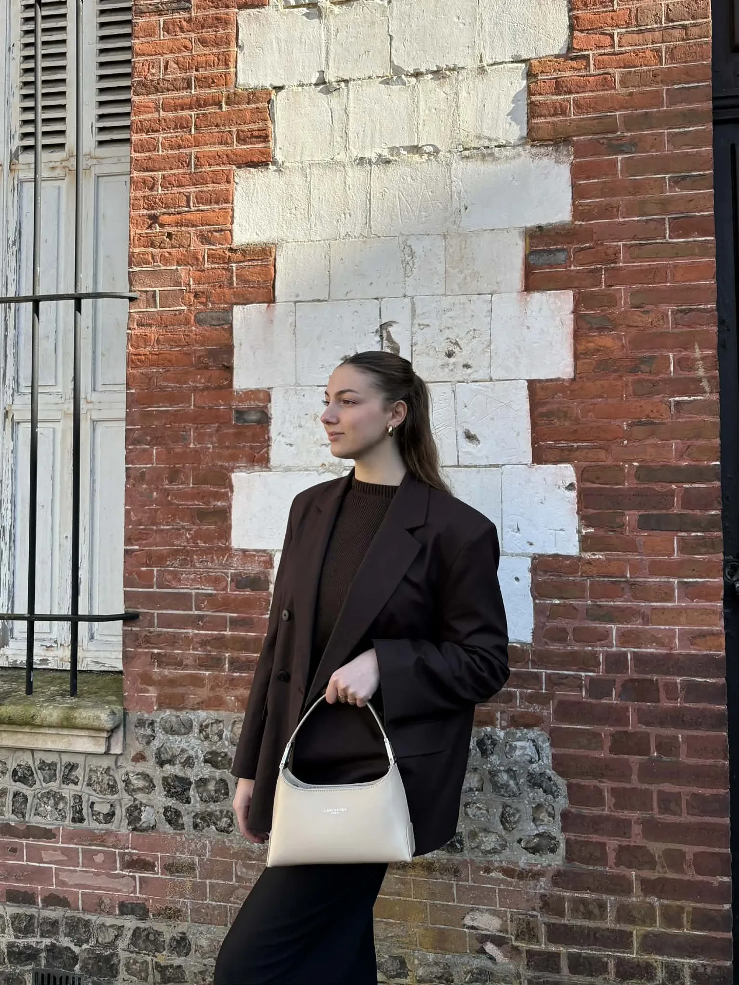 Sac Lancaster en cuir beige disponible chez Evasion à Eu