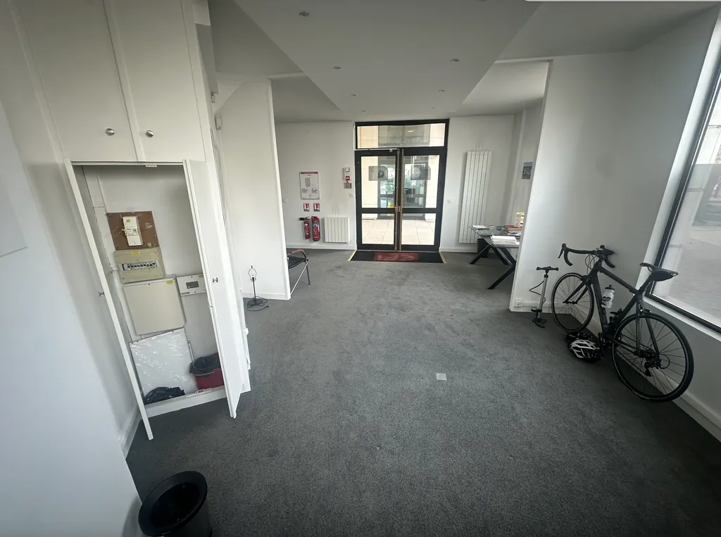 Vente - Bureau 88 m², La Garenne Colombes, Rue du Château 92250 LA GARENNE-COLOMBES