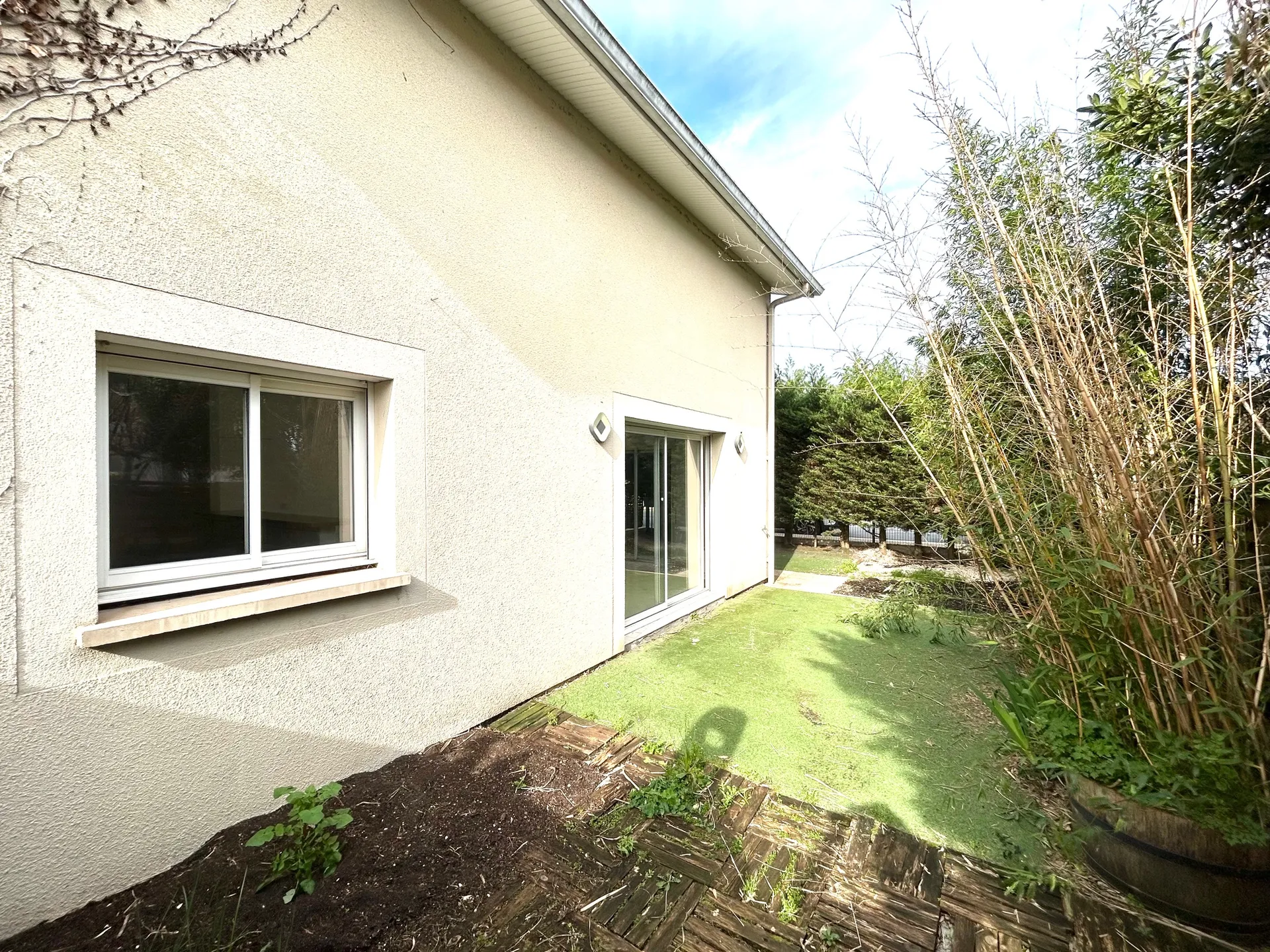 Agréable maison avec jardin de ville et garage, Bruges proximité Parc Ausone